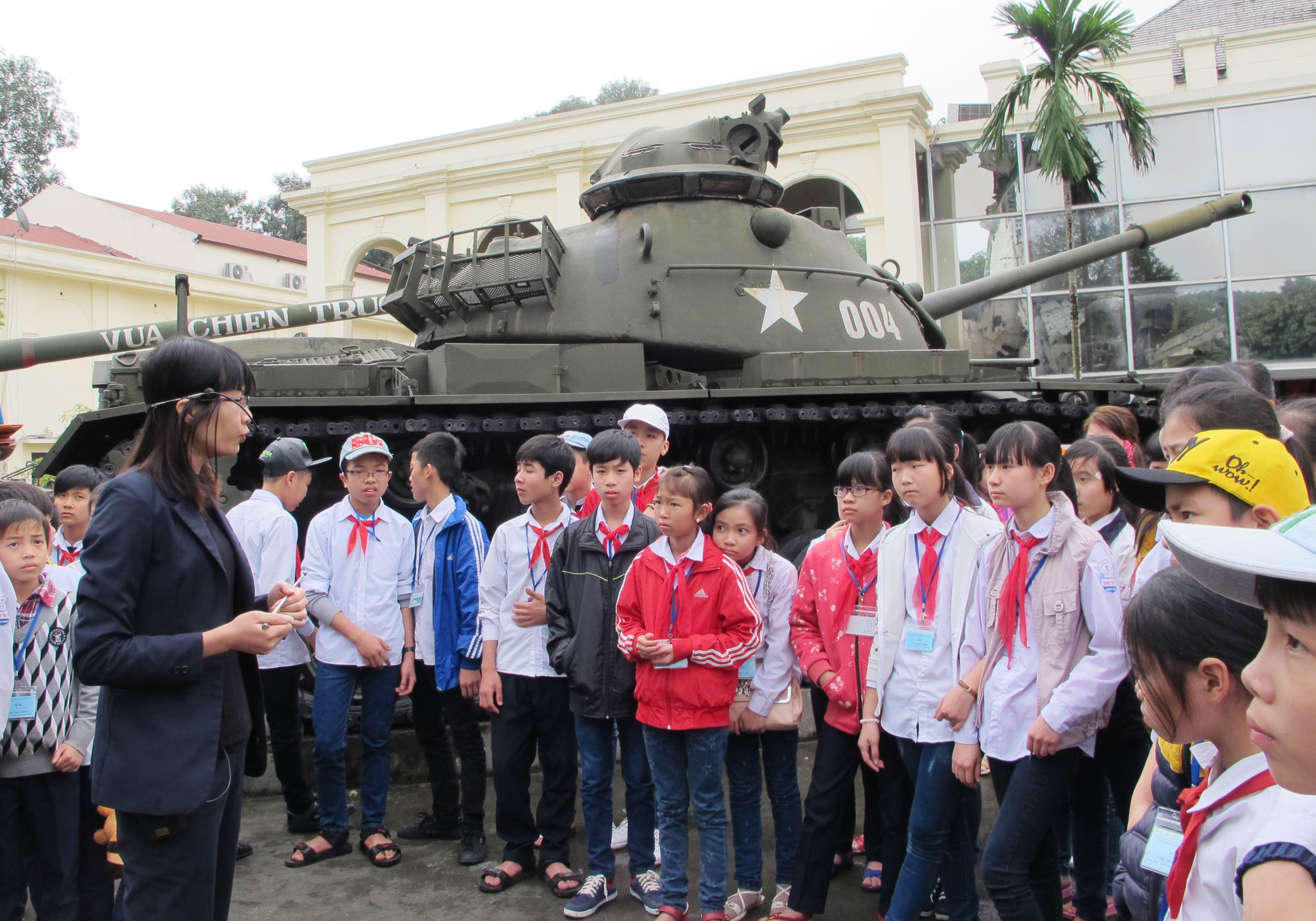 Chú trọng công tác giáo dục lịch sử, truyền thống cho thế hệ trẻ
